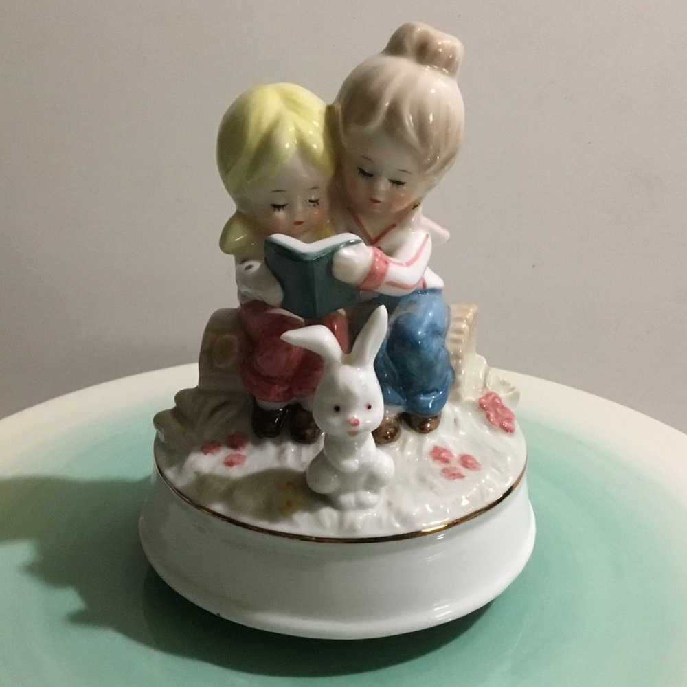 Vintage porcelain music box ‘You Light Up My Life’